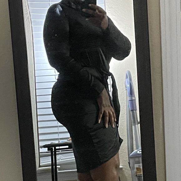 Long Sleeve Midi Dress - Picture 3 of 5